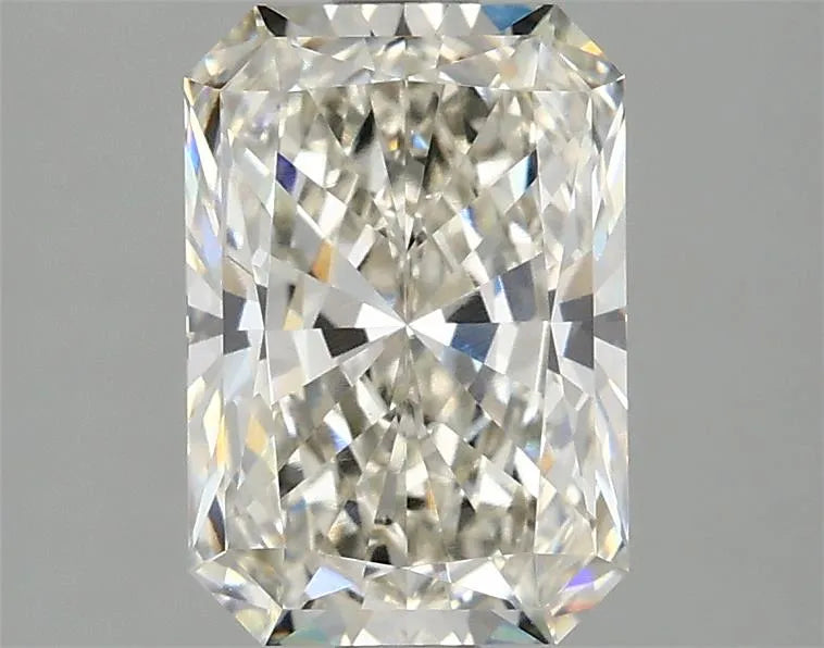 2.09ct Radiant Lab Grown Diamond (Colour H, Clarity VVS2, IGI Certified)