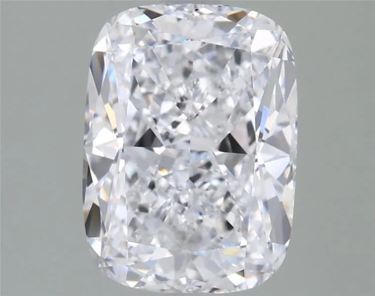 2.51ct Cushion modified Lab Grown Diamond (Colour E, Clarity VVS2, IGI Certified)