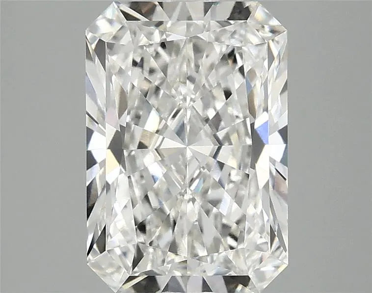 3.02ct Radiant Lab Grown Diamond (Colour F, Clarity VVS2, IGI Certified)