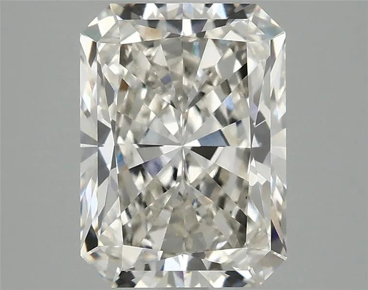 3.02ct Radiant Lab Grown Diamond (Colour H, Clarity VVS2, IGI Certified)