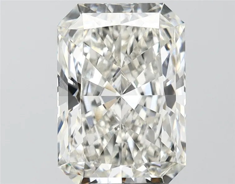3.53ct Radiant Lab Grown Diamond (Colour G, Clarity VVS2, IGI Certified)