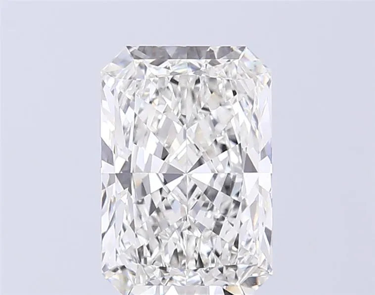 3.54ct Radiant Lab Grown Diamond (Colour G, Clarity VVS2, IGI Certified)