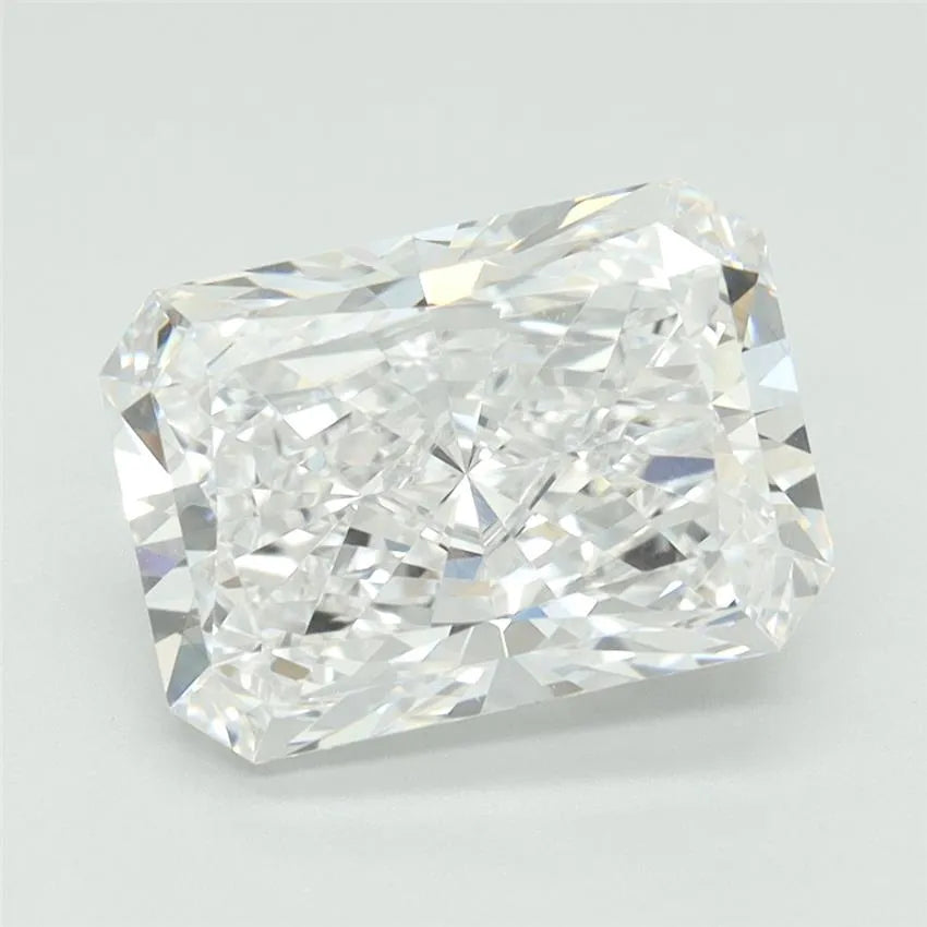 3.57ct Radiant Lab Grown Diamond (Colour E, Clarity VVS2, GIA Certified)