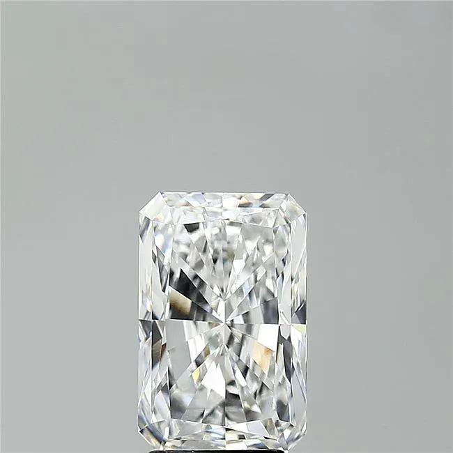 3.88ct Radiant Lab Grown Diamond (Colour E, Clarity VVS1, IGI Certified)