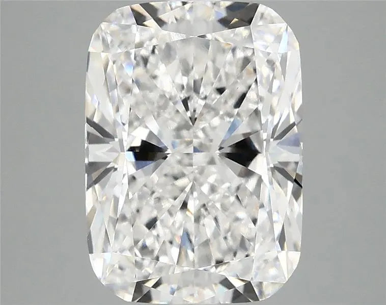 3.90ct Cushion modified Lab Grown Diamond (Colour E, Clarity VVS2, IGI Certified)