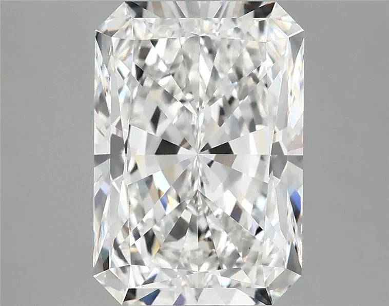 3.99ct Radiant Lab Grown Diamond (Colour D, Clarity VVS2, IGI Certified)