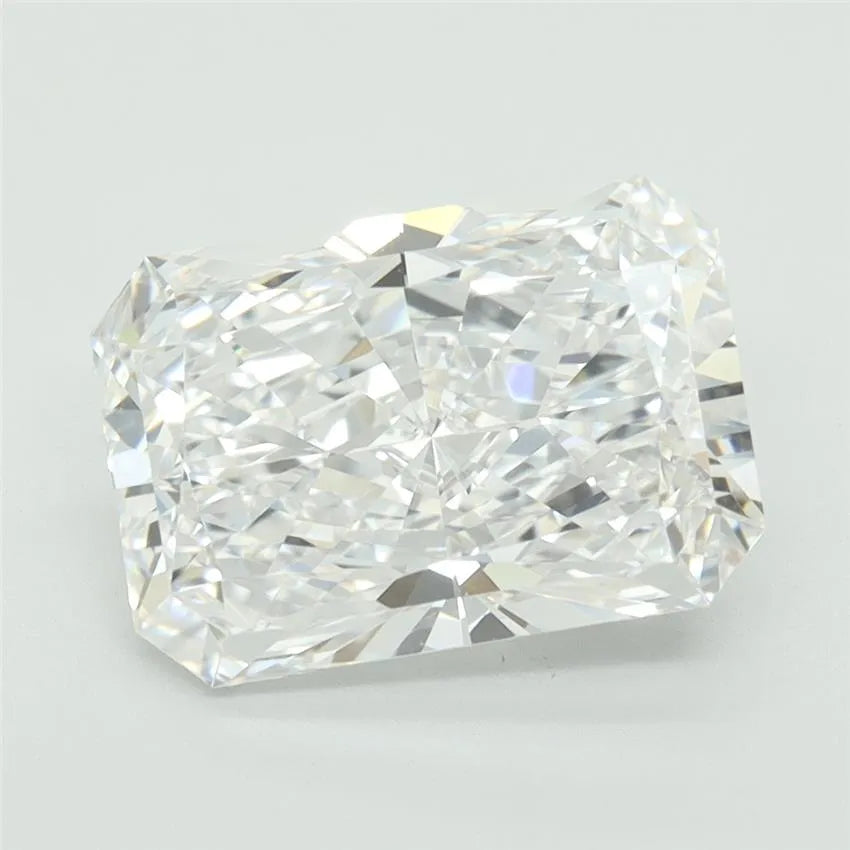 4.03ct Radiant Lab Grown Diamond (Colour E, Clarity VVS2, GIA Certified)