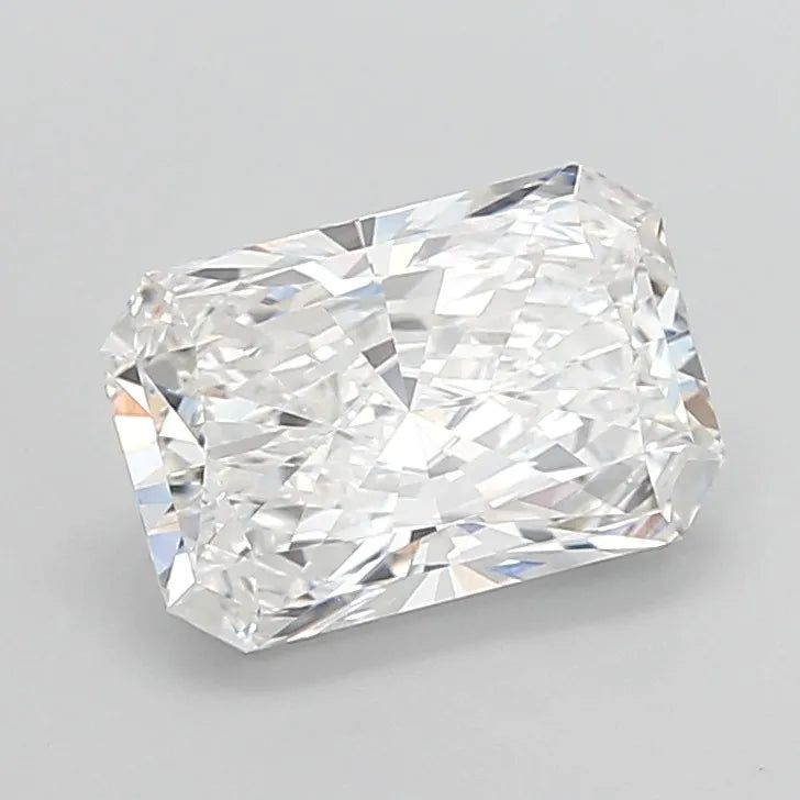4.06ct Radiant Lab Grown Diamond (Colour E, Clarity VVS1, IGI Certified)