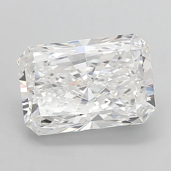 4.25ct Radiant Lab Grown Diamond (Colour E, Clarity VVS2, IGI Certified)