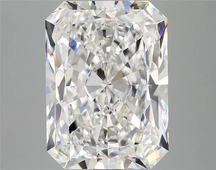 5.08ct Radiant Lab Grown Diamond (Colour E, Clarity VVS2, IGI Certified)